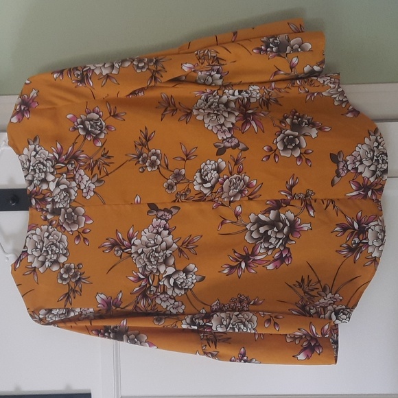 Floral Blouse - Picture 3 of 3